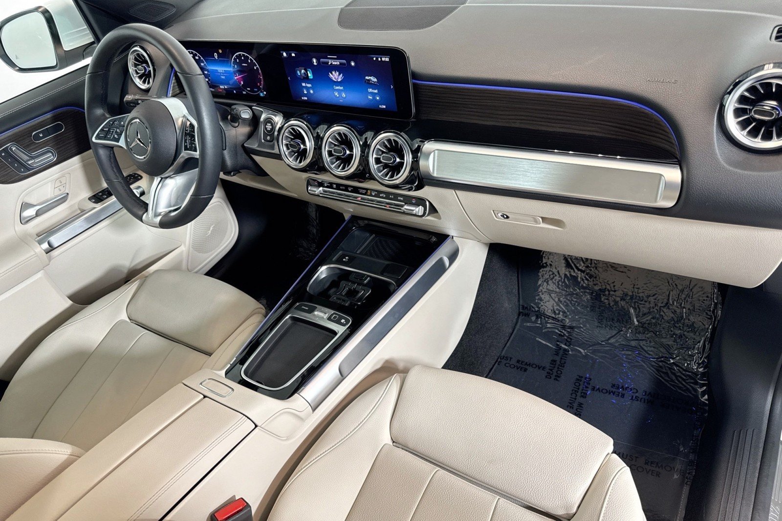 Certified Used 2026 Polar White Mercedes-Benz GLB 250 4MATIC® SUV image 28