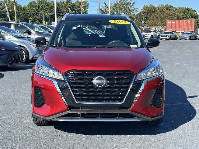 Used 2022 Red Nissan SV image 2