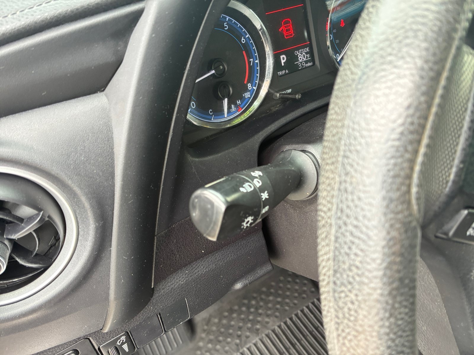 Used 2018 Classic Silver Metallic Toyota LE image 13