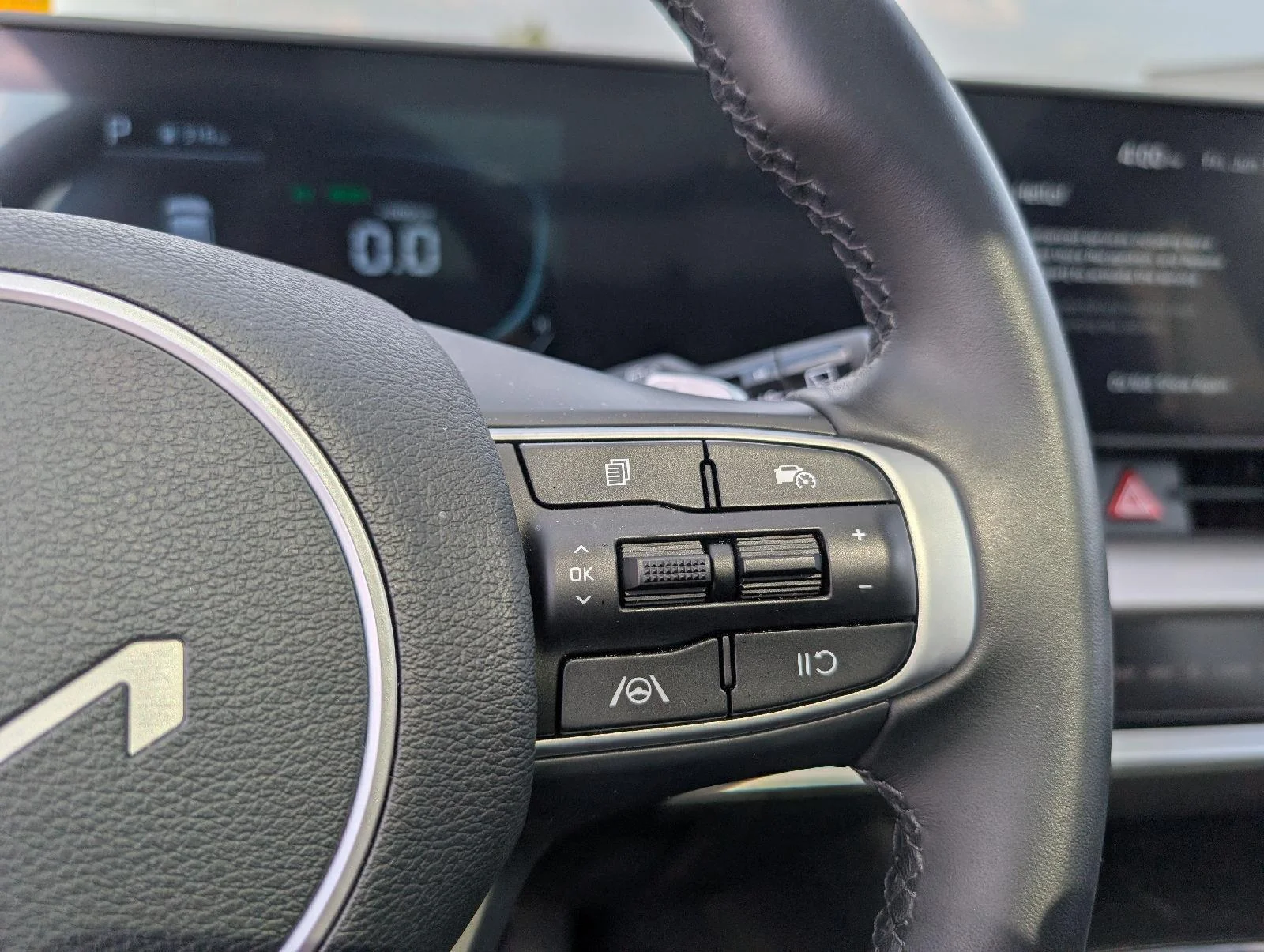 Used 2025 Gravity Gray Kia EX image 13