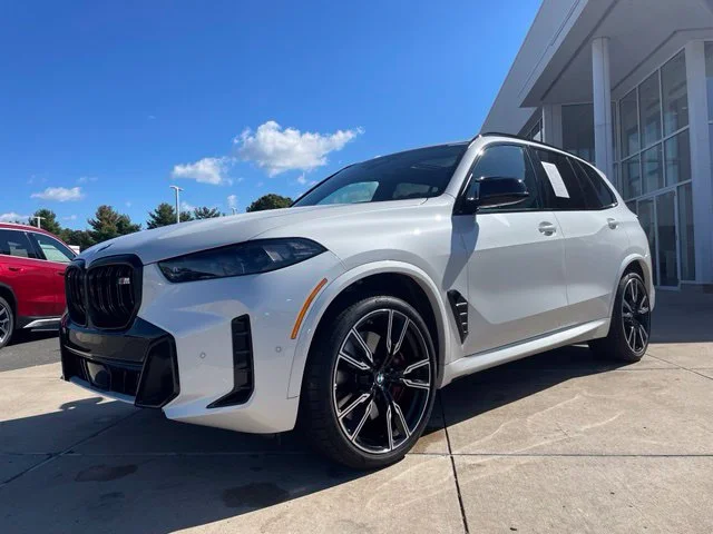 2025 BMW X5 M60i