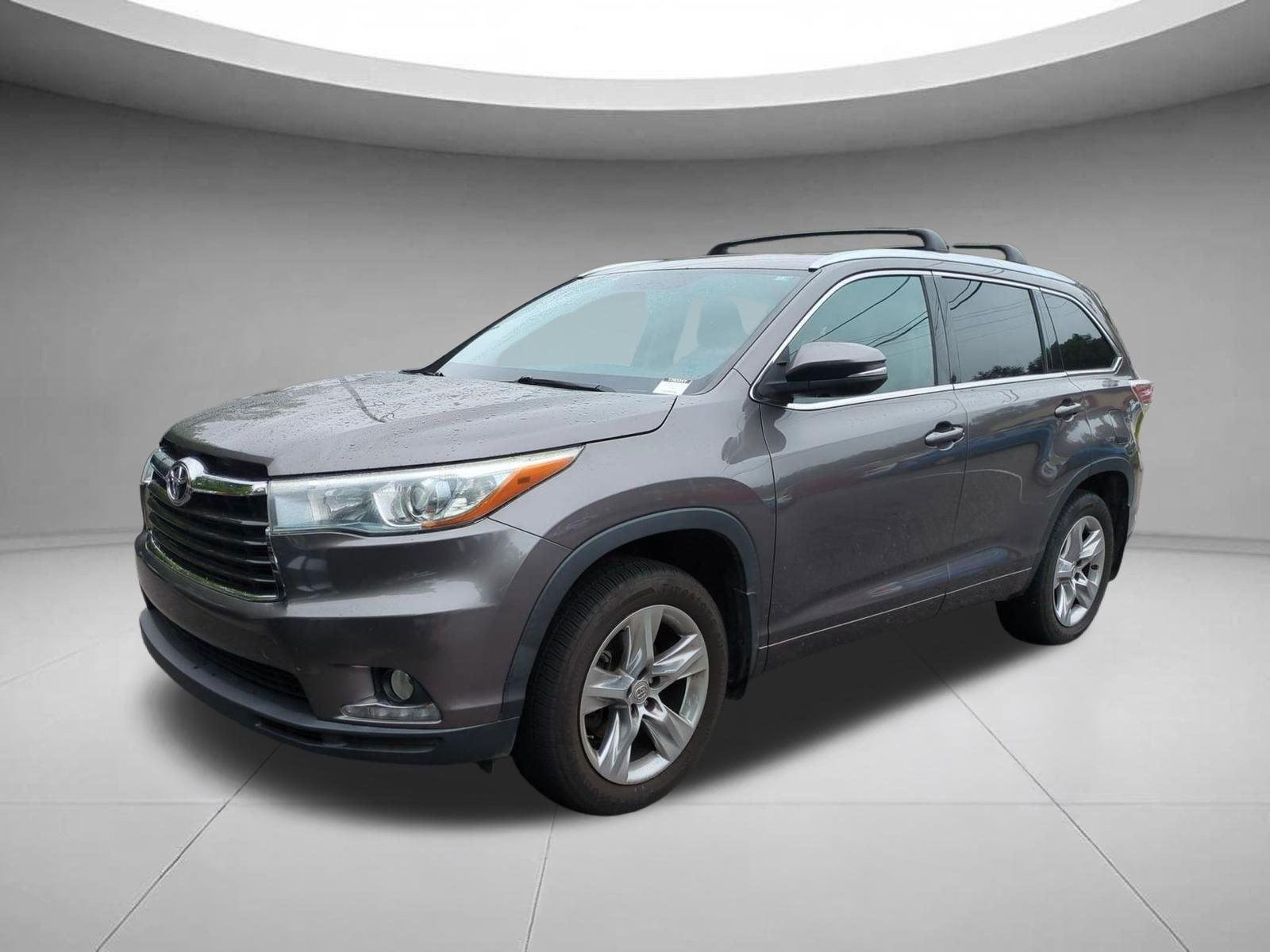 Used 2014 PREDAWN GRAY MICA TOYOTA  image 1