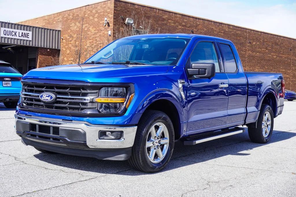 Used 2024 Blue Ford XLT image 4