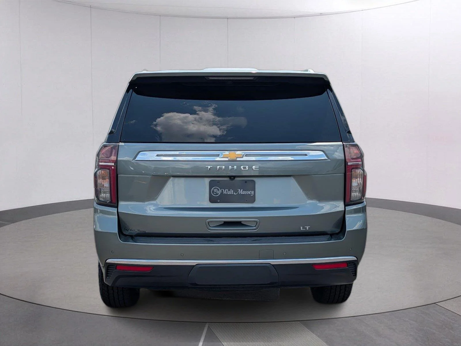Used 2023 SILVER SAGE METALLIC Chevrolet LT image 4
