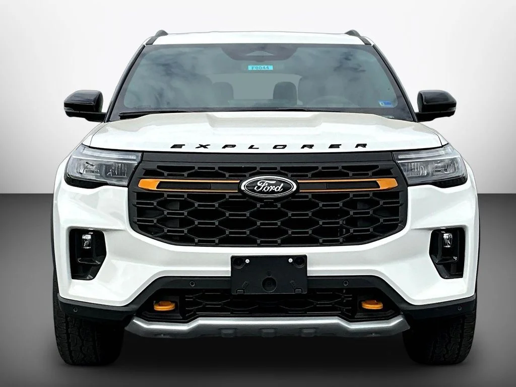 New 2026 Star White Metallic Tri-Coat Ford Tremor® image 14