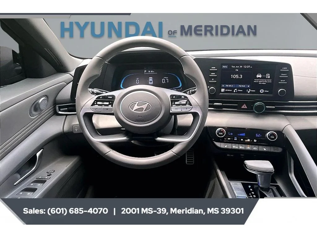 Used 2026 Amazon Gray Hyundai SEL Sport Premium image 5