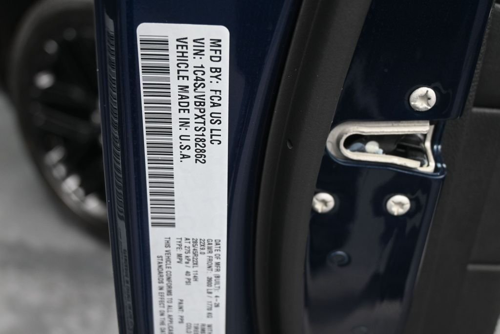 New 2026 Fathom Blue Pearl-Coat Exterior Paint (Late Availability) Jeep Limited Reserve image 18