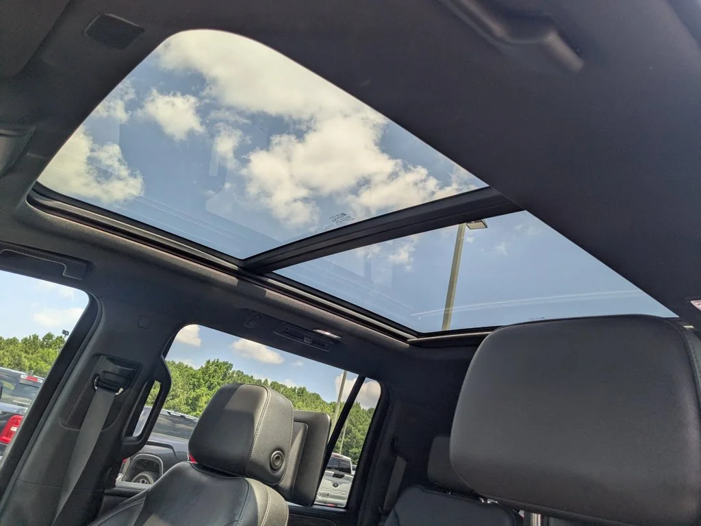 Used 2021 Shadow Gray Metallic Chevrolet Z71 image 25