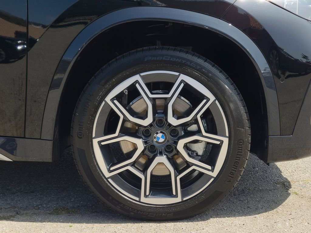 Used 2023 Jet Black BMW xDrive28i image 7