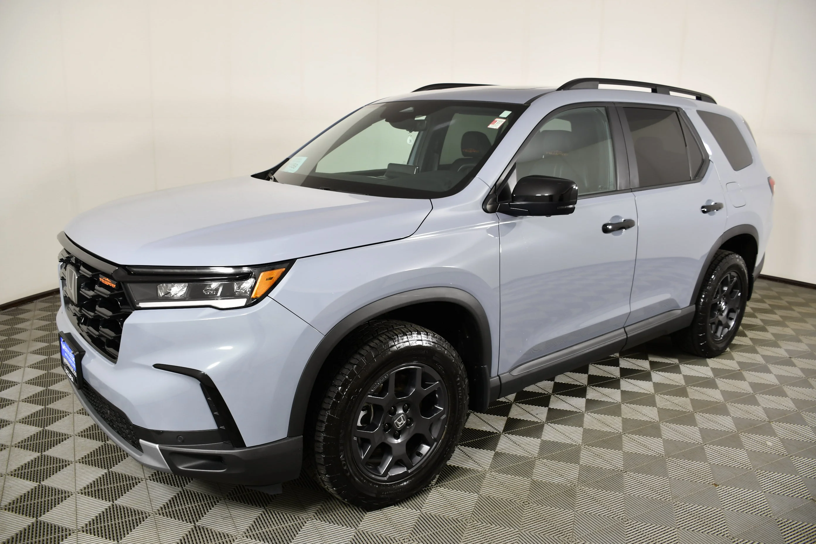 Used 2025 Sonic Gray Pearl Honda TrailSport image 10