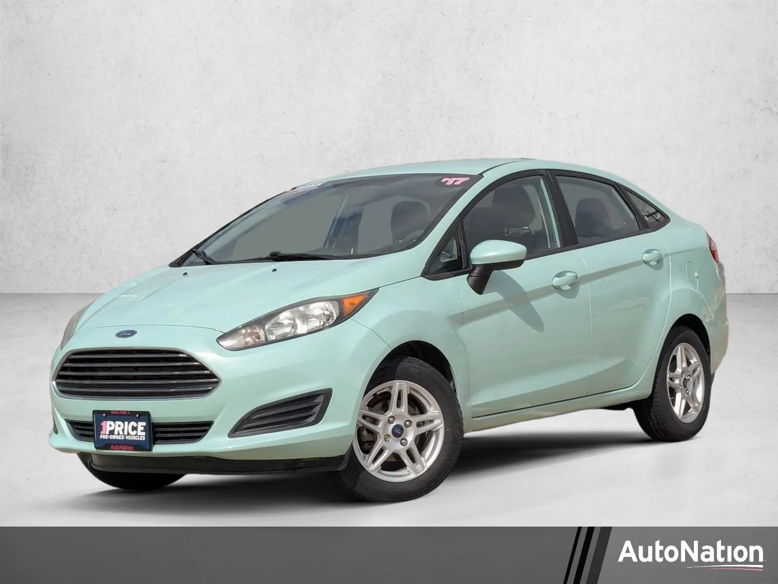 2017 Ford Fiesta SE Sedan's photo