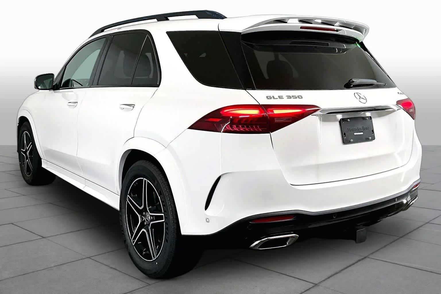 New 2026 Polar White Mercedes-Benz GLE 350 image 4