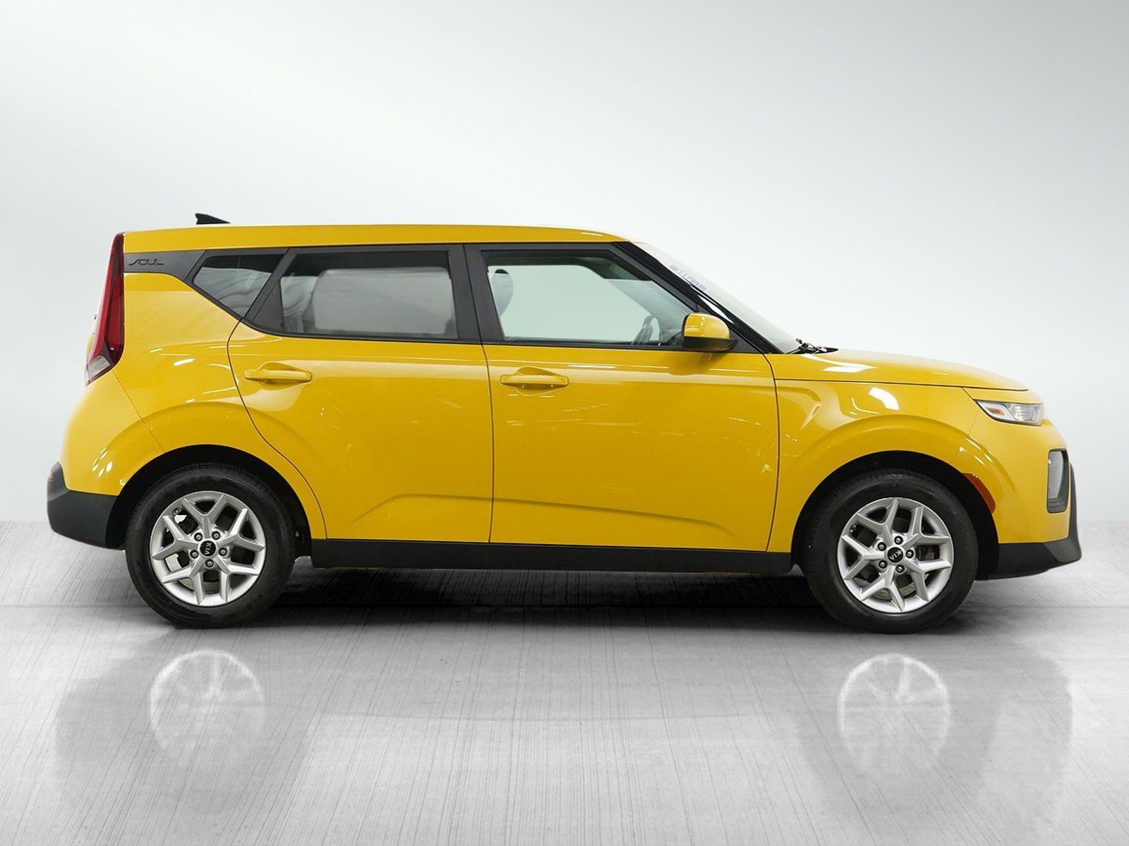 Used 2020 Solar Yellow Kia S IVT image 6