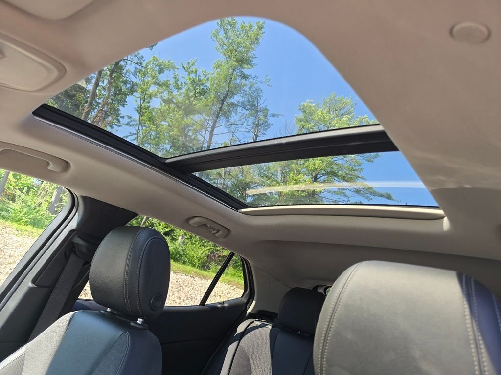Used 2020 Black Buick Select image 2