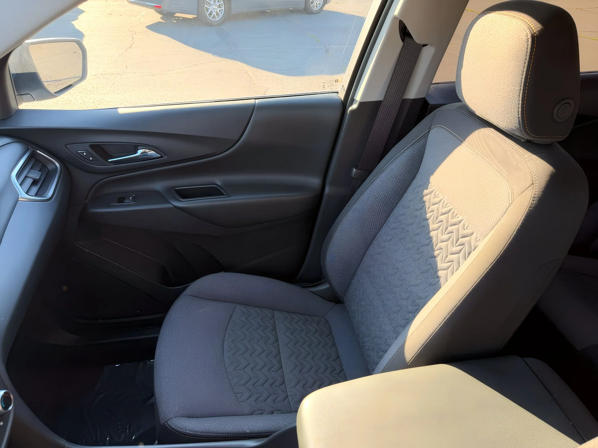 2024 Chevrolet Equinox LT - Photo 28