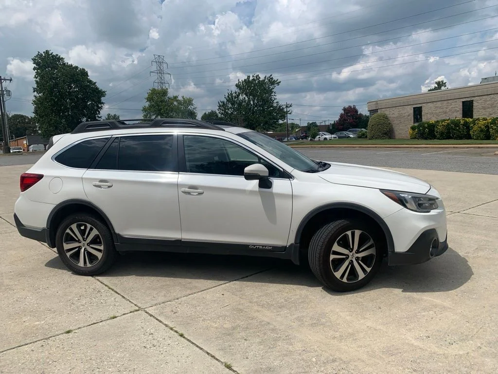 Used 2019 White Subaru 2.5i image 12