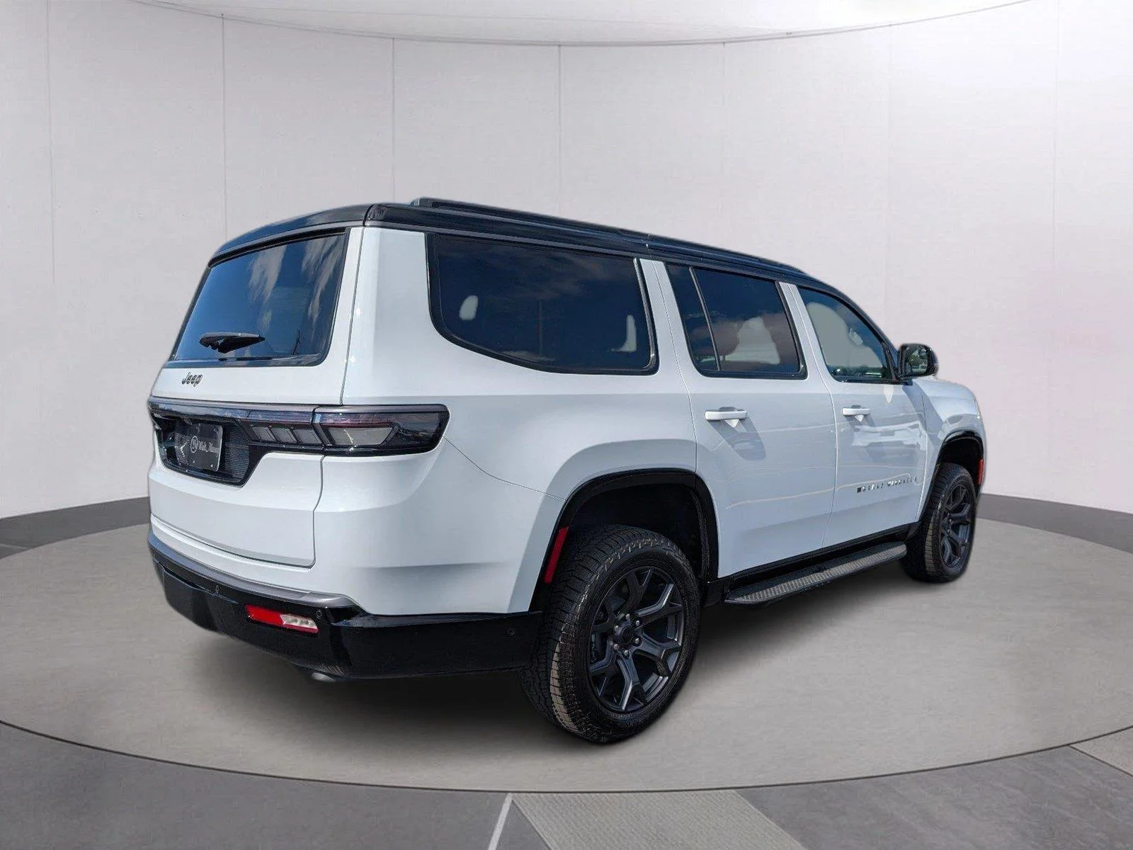 Used 2026 Bright White Clearcoat Jeep Upland image 7
