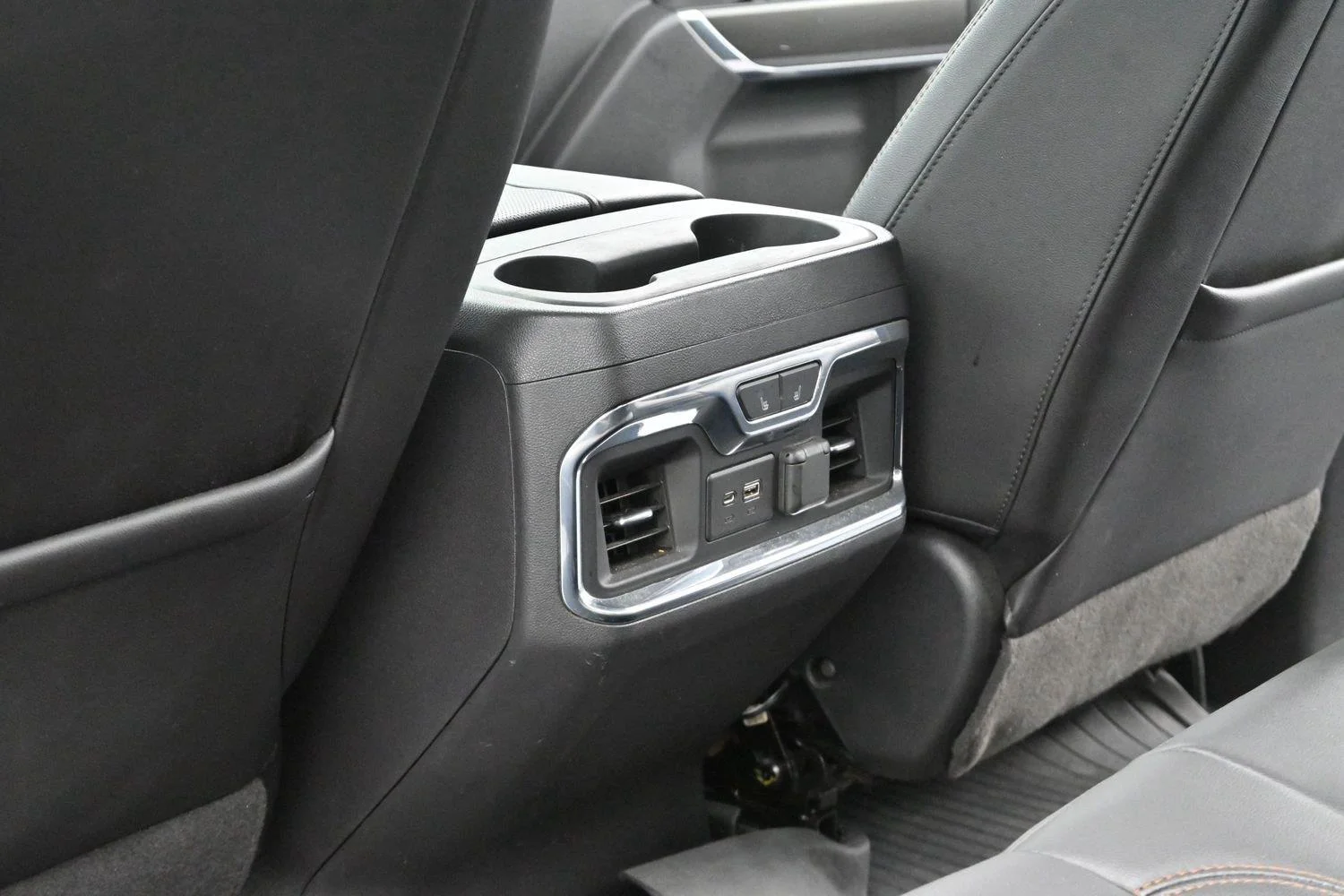Used 2020 ONYX BLACK GMC AT4 image 31