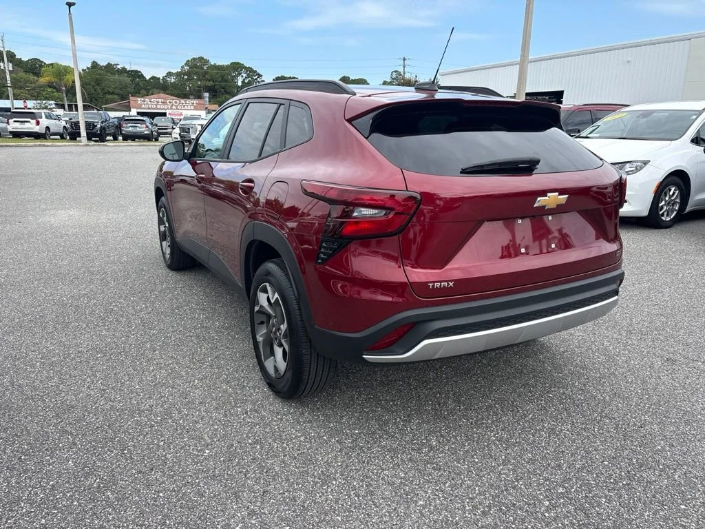 Used 2025 Crimson Metallic Chevrolet LT image 3