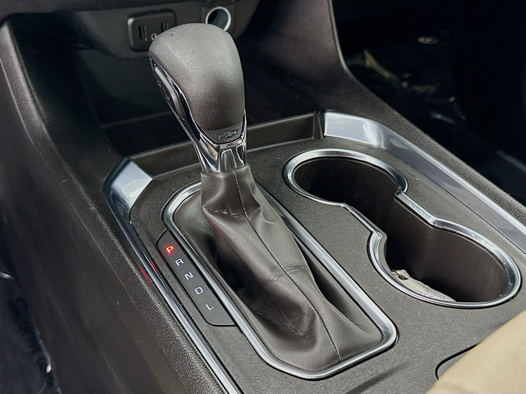 Used 2023 Summit White Chevrolet LS image 18