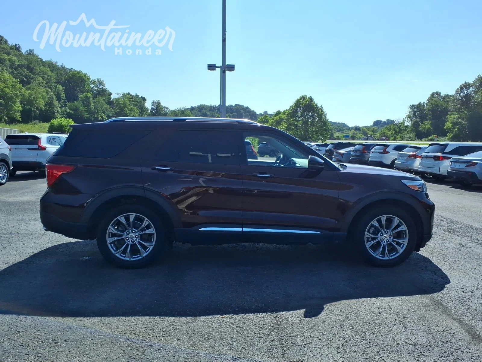 Used 2022 Burgundy Velvet Metallic Tinted Clearcoat Ford Limited image 8