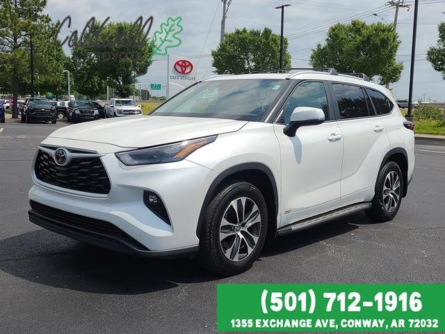 2025 Toyota Highlander Hybrid XLE AWD's photo