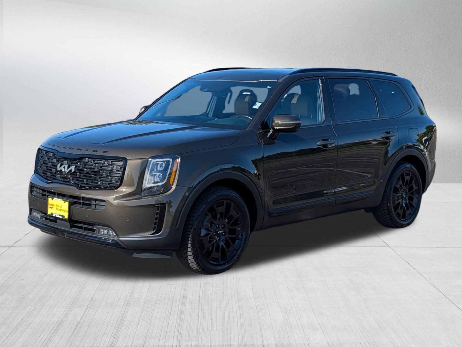 Certified Used 2022 Dark Moss Kia SX image 3