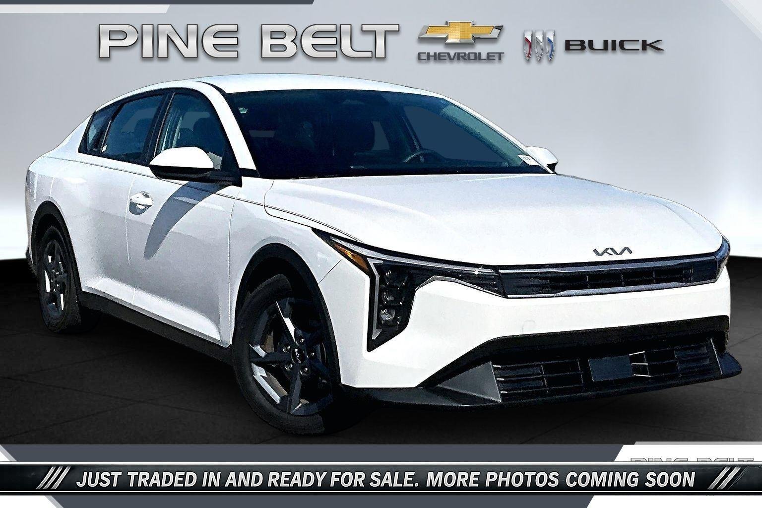 2025 Kia K4 LXS AT's photo