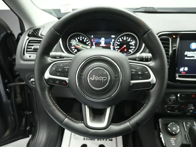 Used 2020 Granite Crystal Clearcoat Metallic Jeep Limited image 15