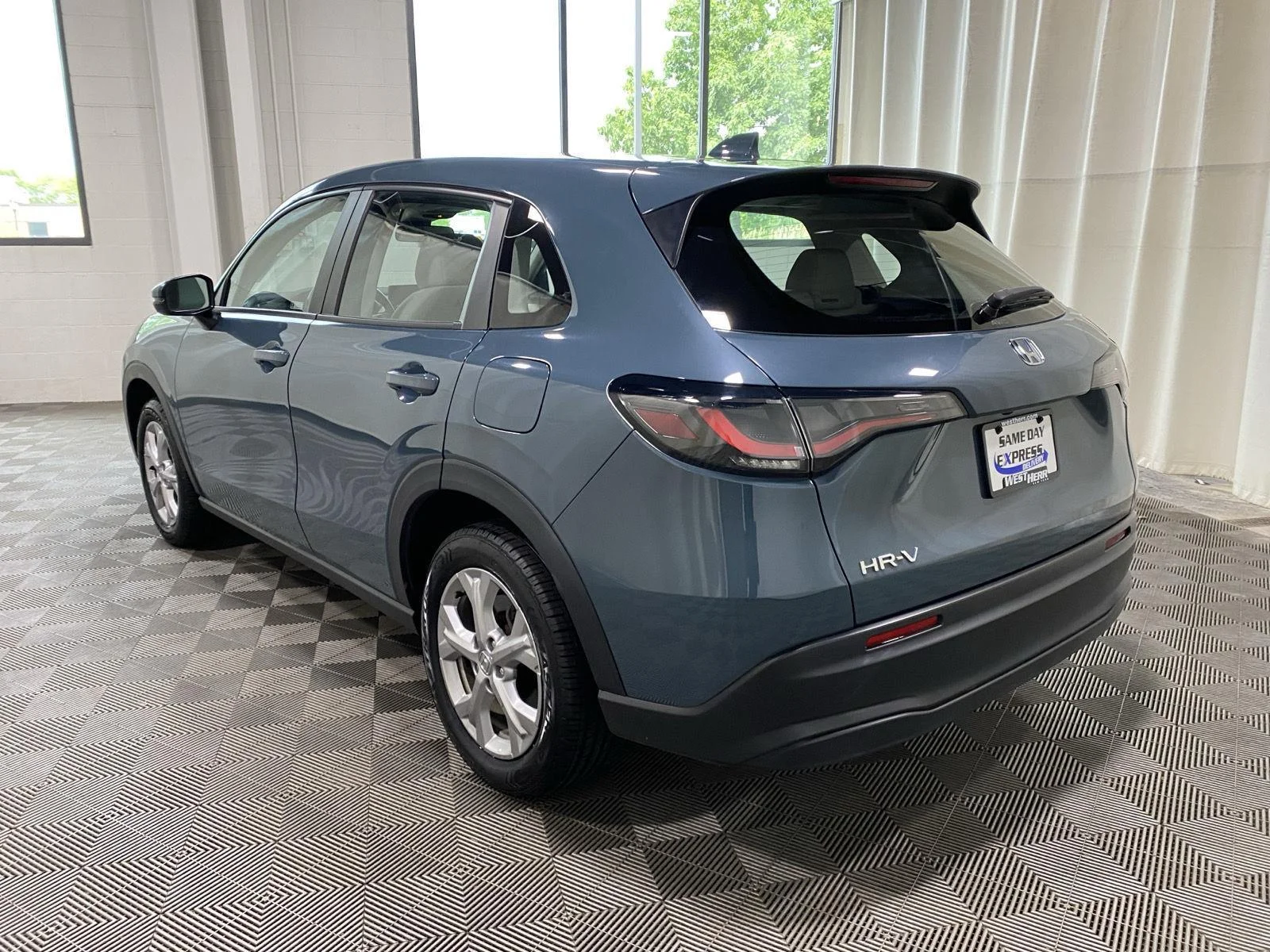 Used 2024 Nordic Forest Pearl Honda LX image 9