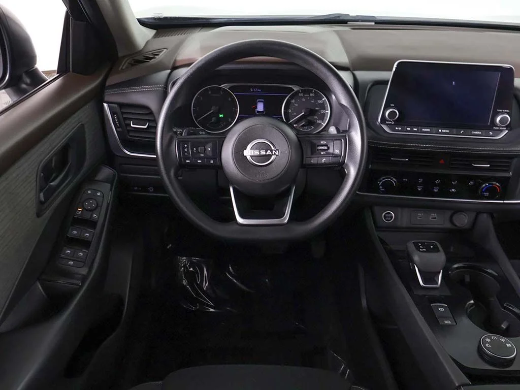 Used 2023 Super Black Nissan S image 31
