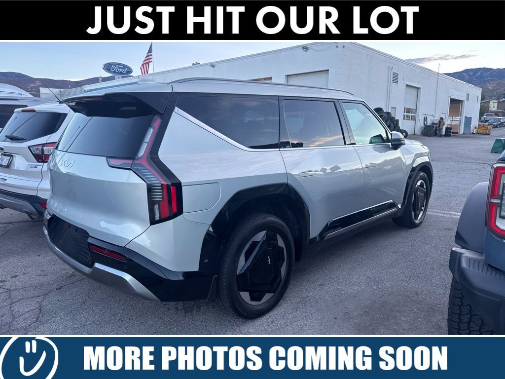 Used 2024 Ivory Silver Kia Land image 11