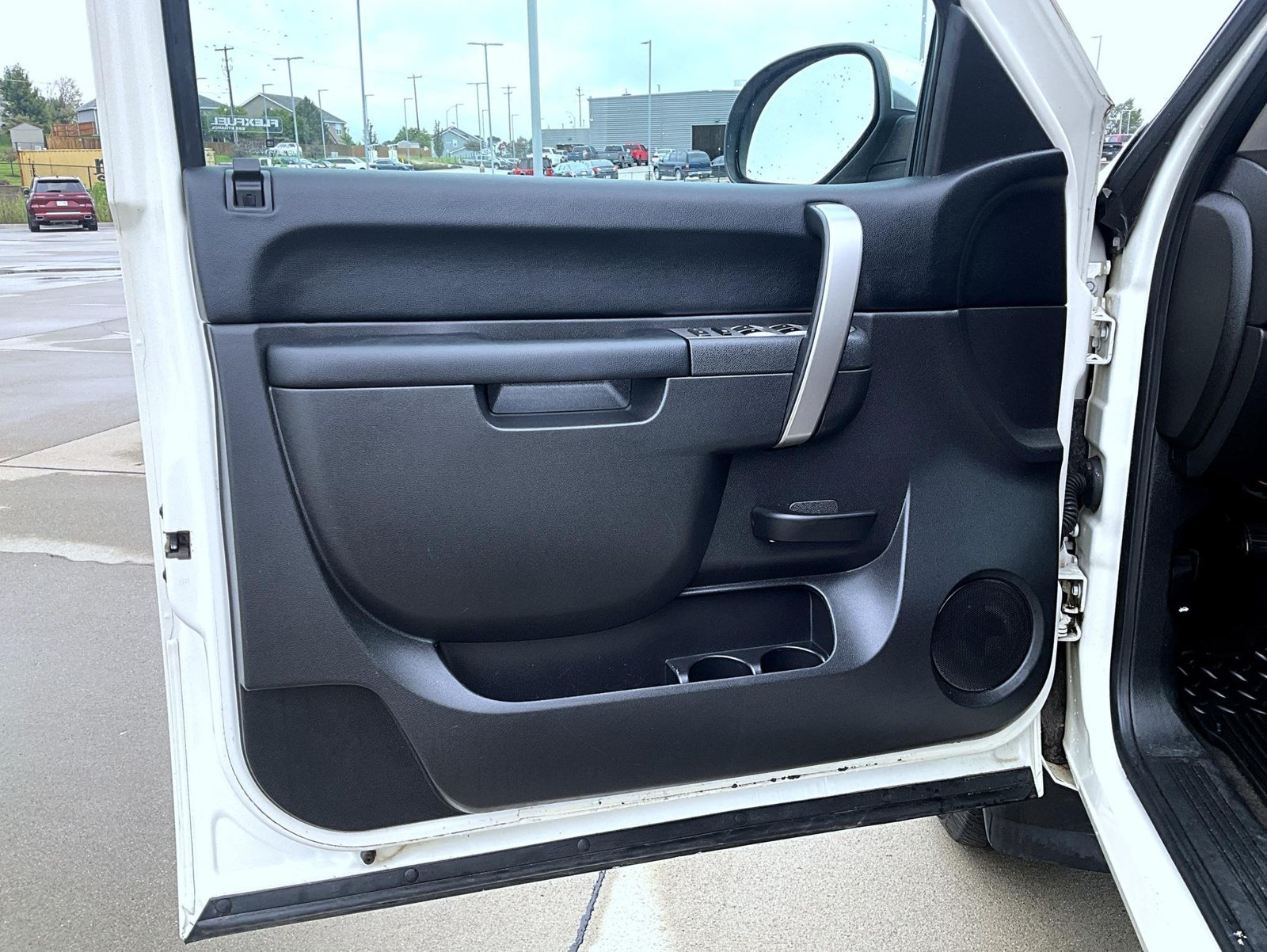 Used 2013 White Chevrolet LT image 9