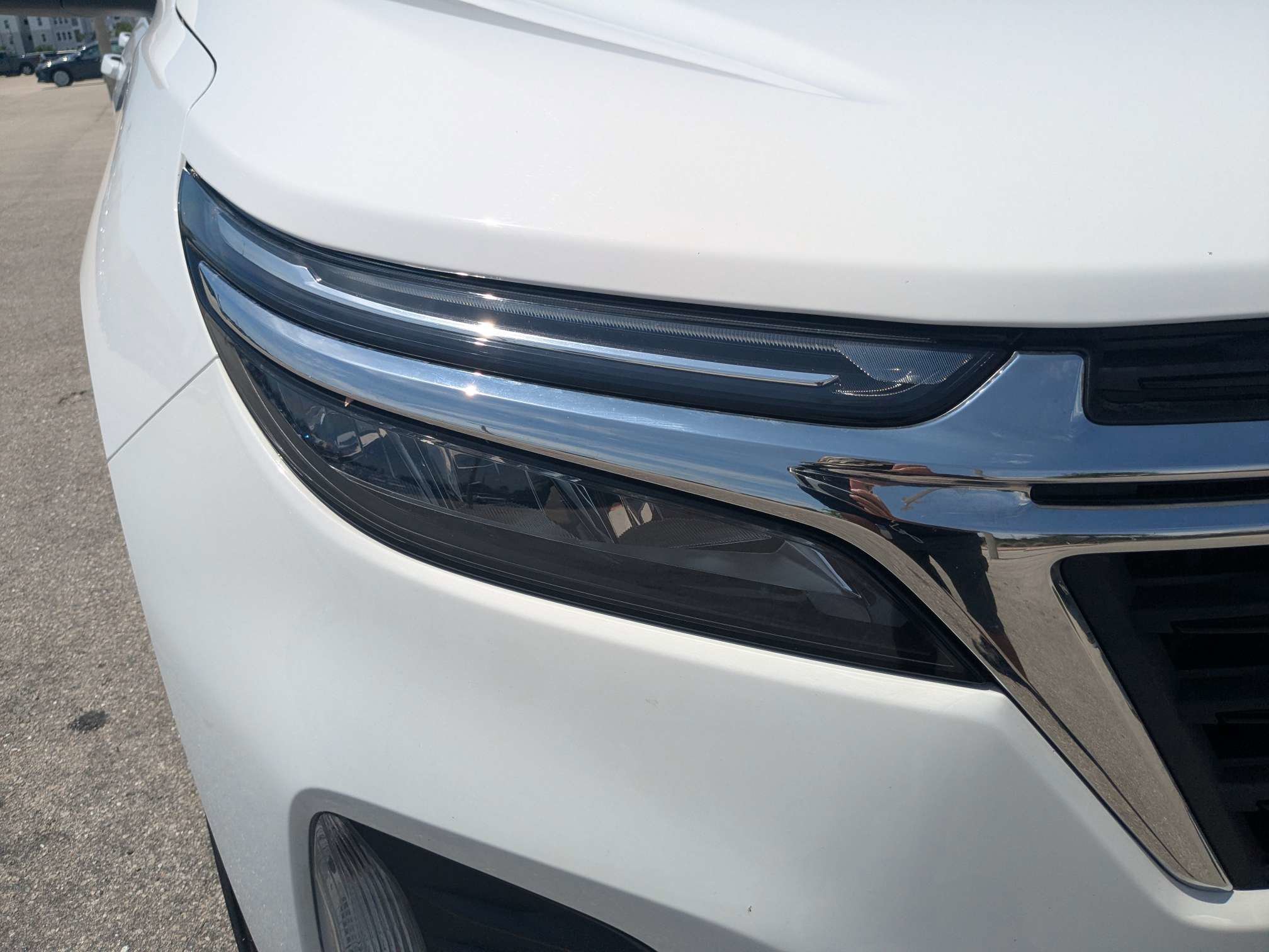 Used 2024 Summit White Chevrolet LT image 9