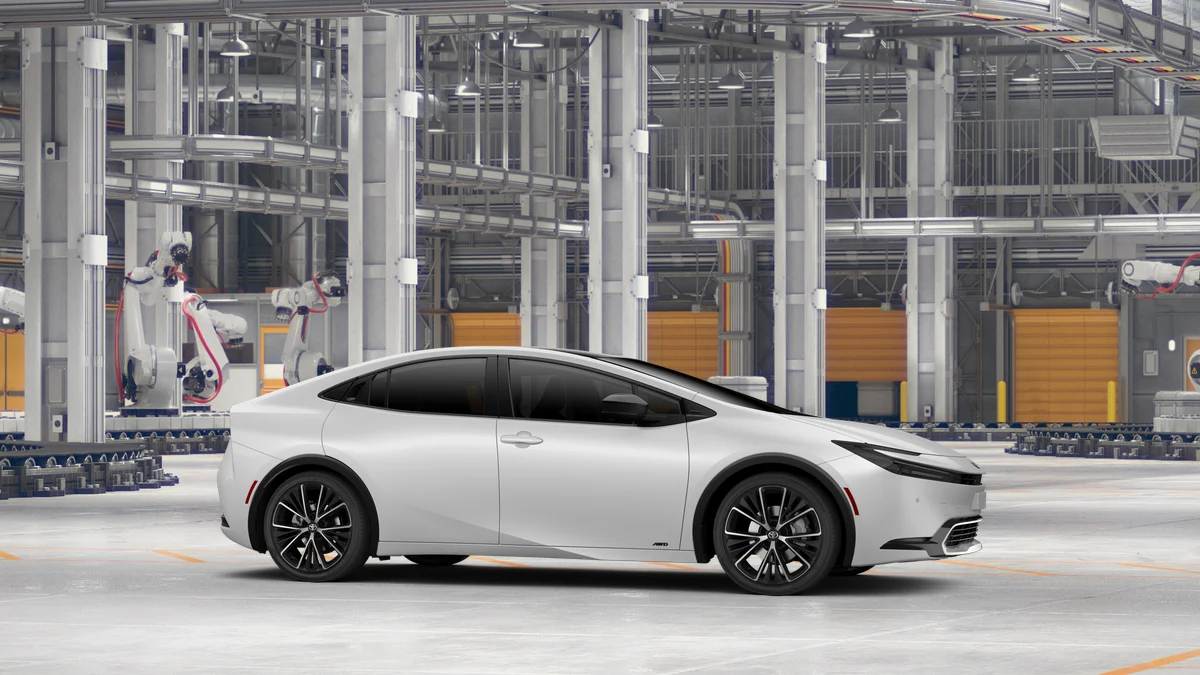 New 2027 Wind Chill Pearl Toyota XLE AWD image 13