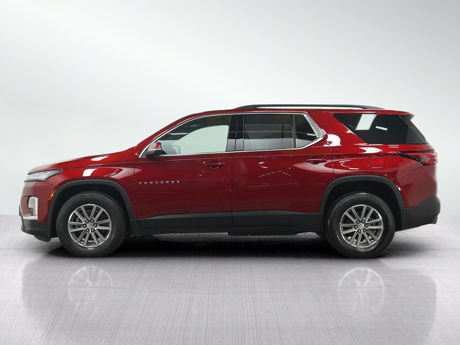 Used 2023 Chevrolet Traverse 1LT with VIN 1GNEVGKW5PJ254770 for sale in Minneapolis, Minnesota