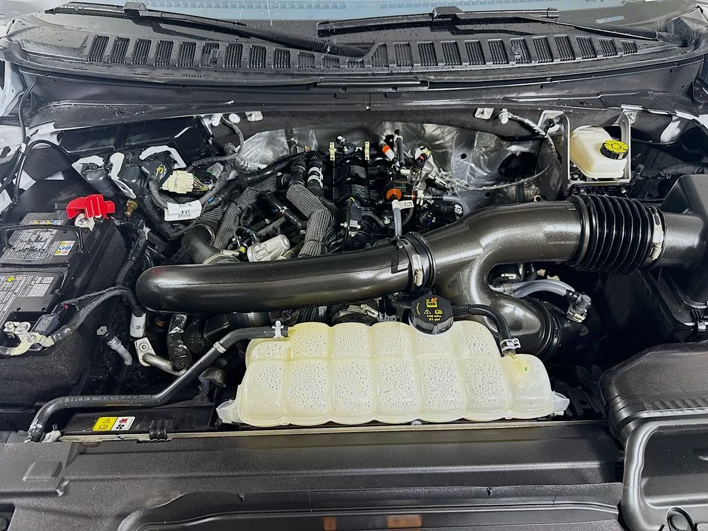 Used 2025 Oxford White Ford Platinum image 33