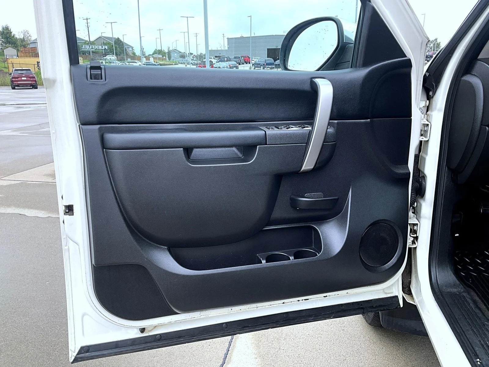 Used 2013 White Chevrolet LT image 9