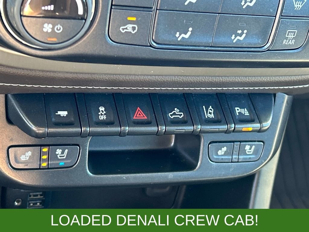 Used 2022 White GMC Denali image 30