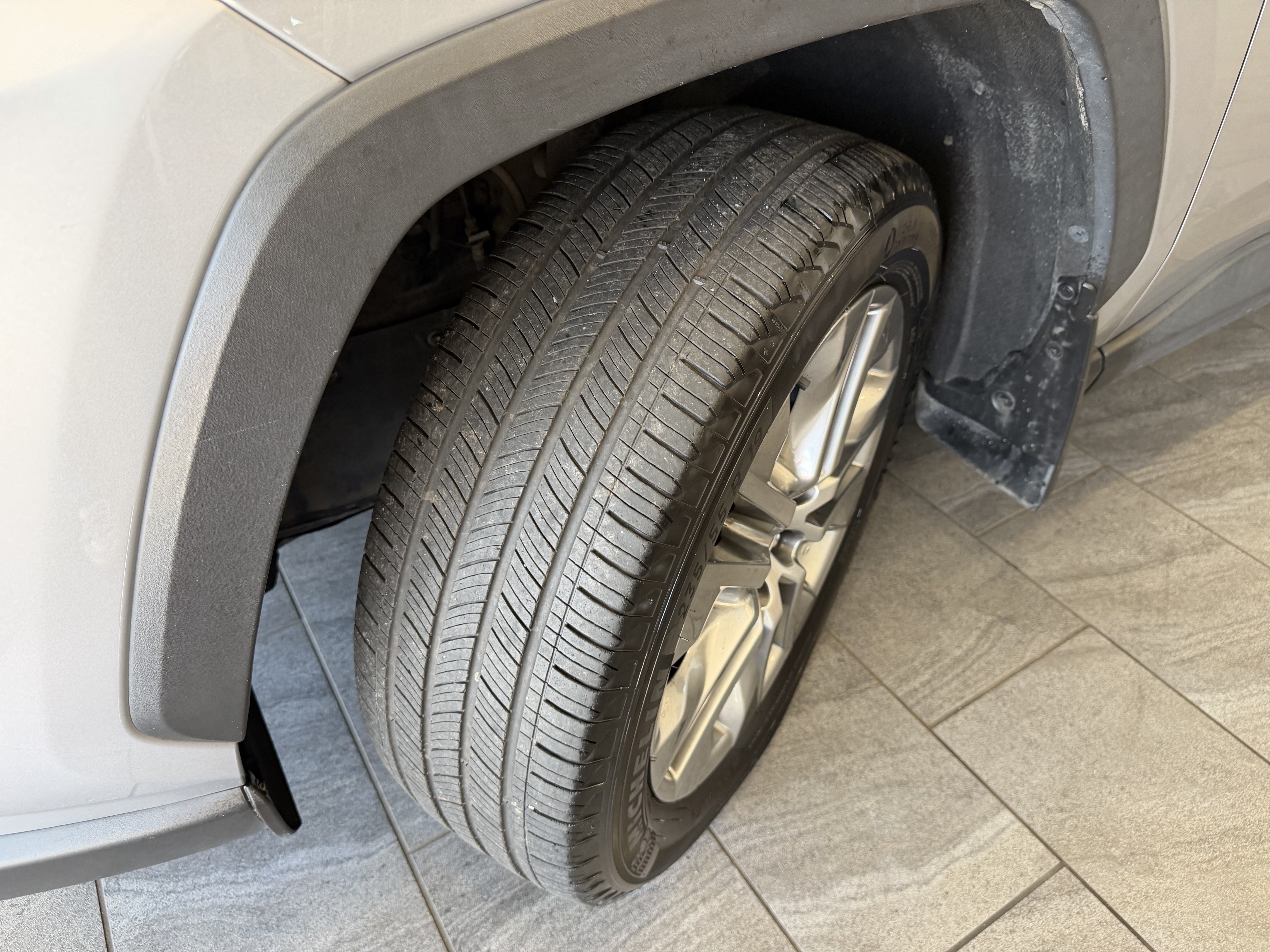 Used 2023 Silver Toyota XLE Premium image 48