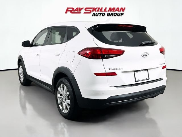 Used 2020 White Hyundai SE image 5