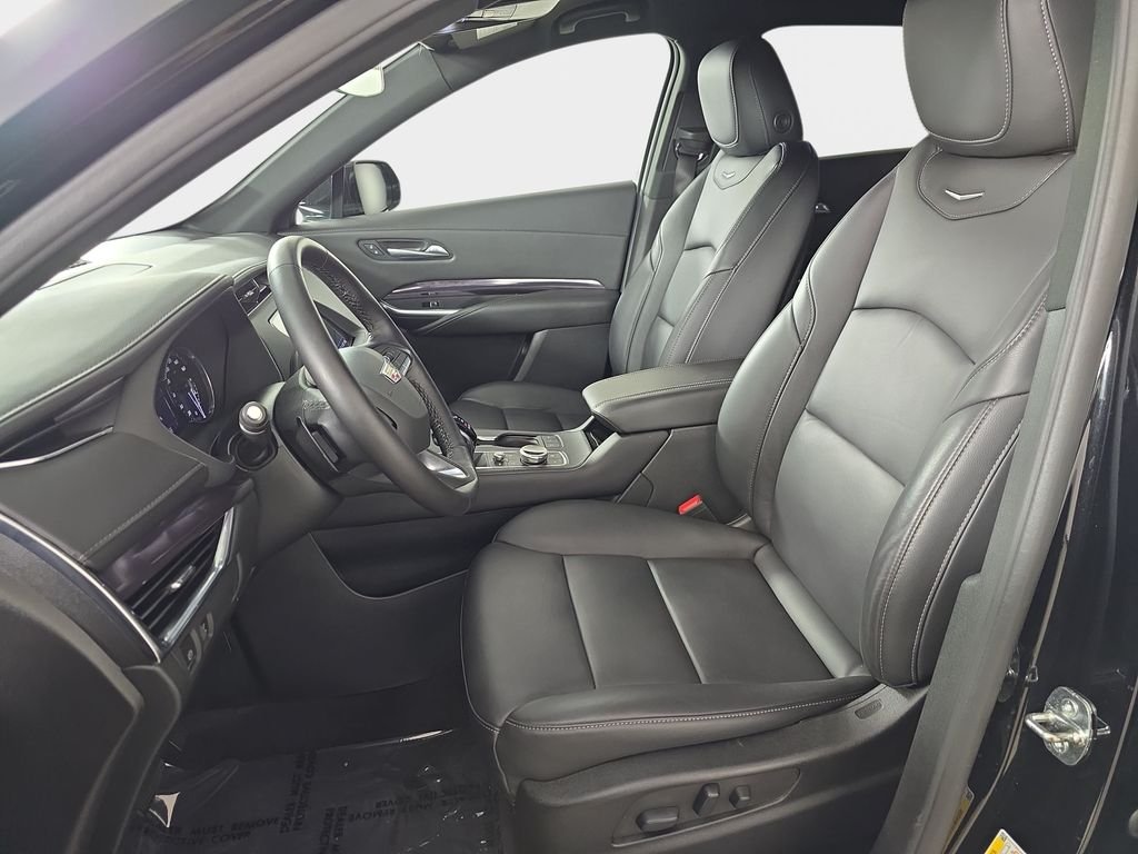 Used 2022 Stellar Black Metallic Cadillac Luxury image 18