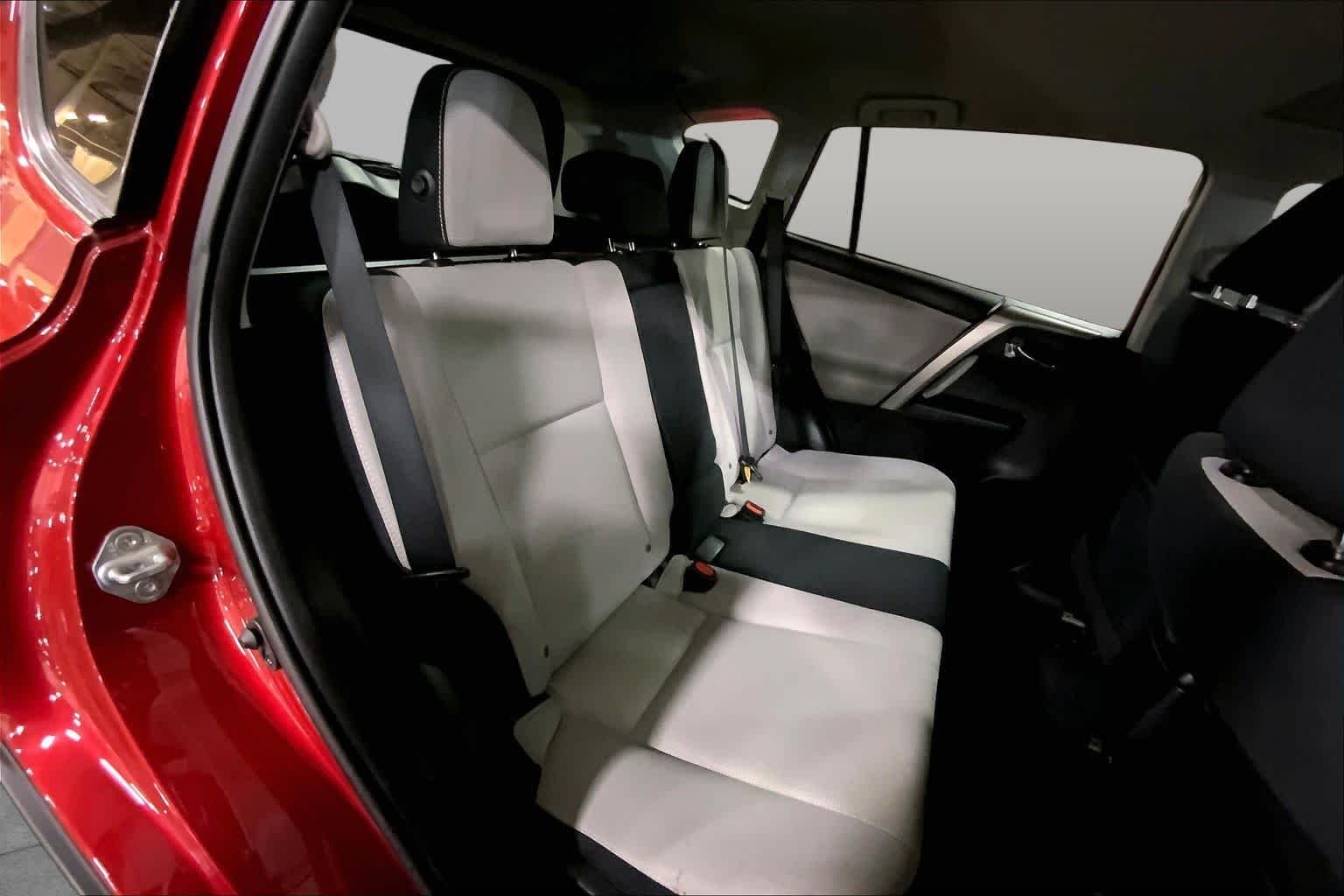 Used 2016 Barcelona Red Metallic Toyota XLE image 20