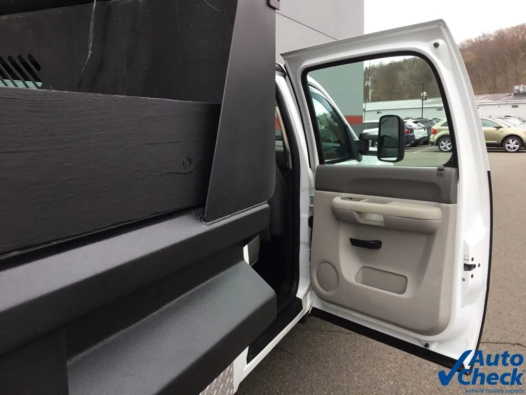 Used 2013 White GMC Work Truck image 36