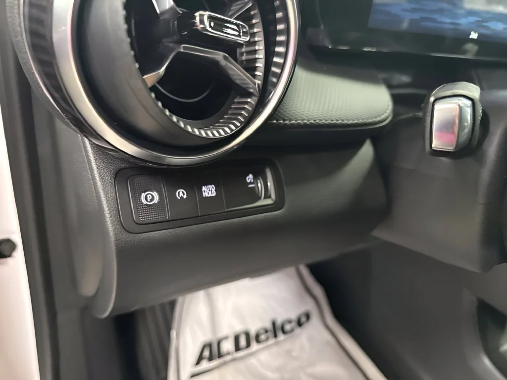 2027 Chevrolet Equinox LT - Photo 15