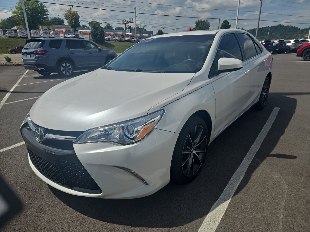 Used 2015 Blizzard Pearl Toyota XSE image 2