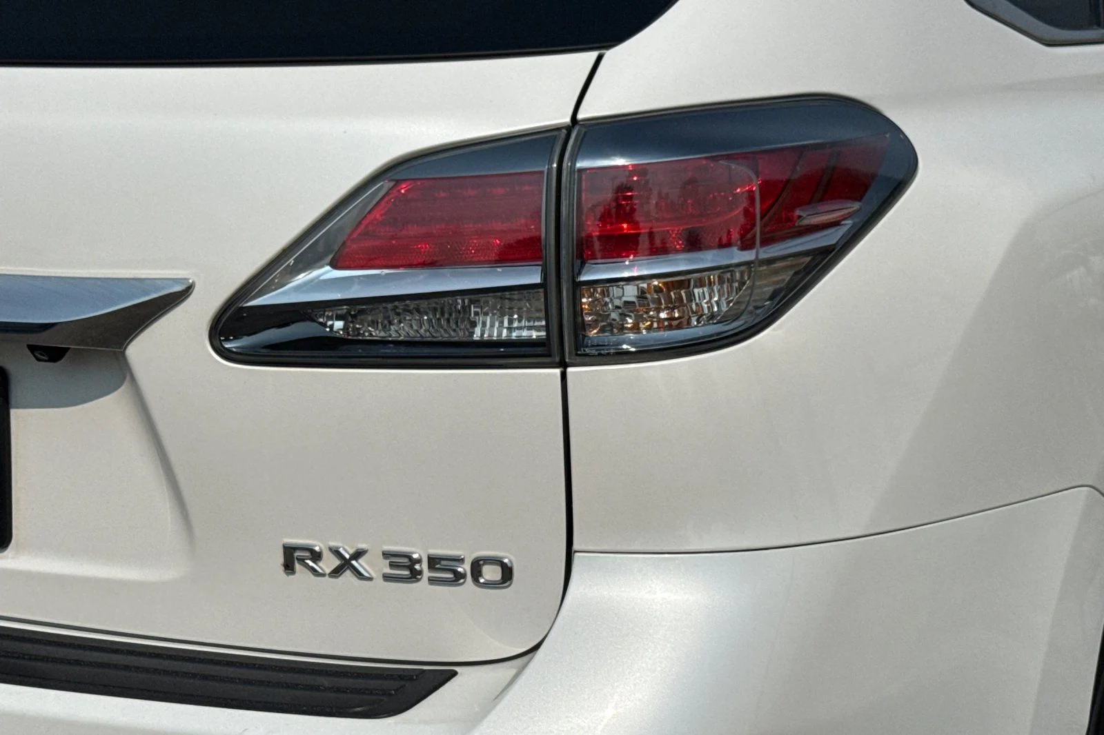 Used 2015 White Lexus 350 image 26