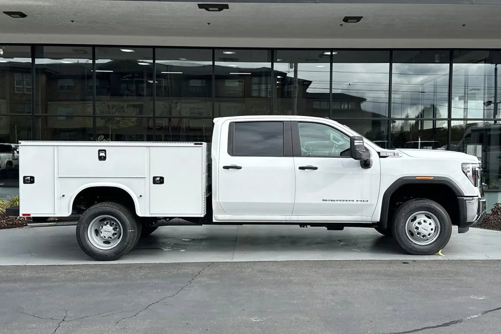 2024 GMC Sierra 3500HD Pro - Photo 4