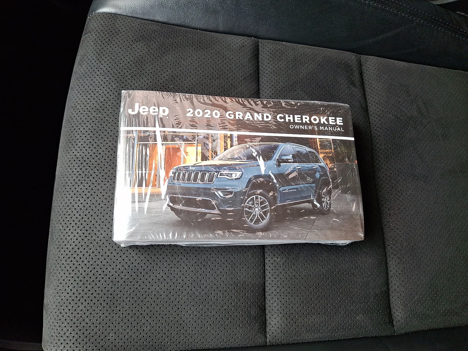 Certified Used 2020 White Jeep Laredo image 27