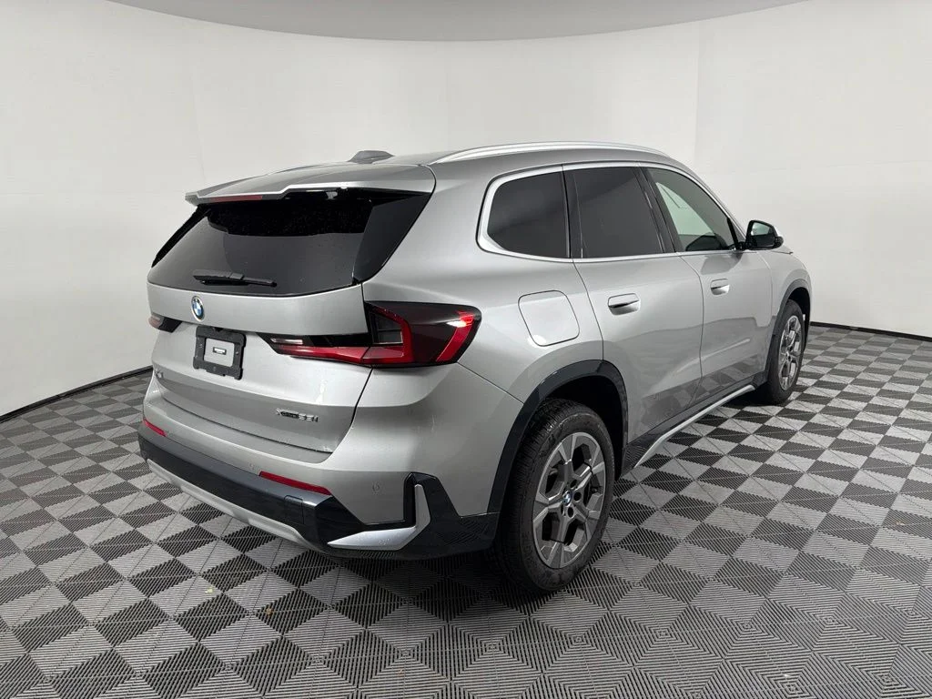 Certified Used 2023 Space Silver Metallic BMW xDrive28i image 5